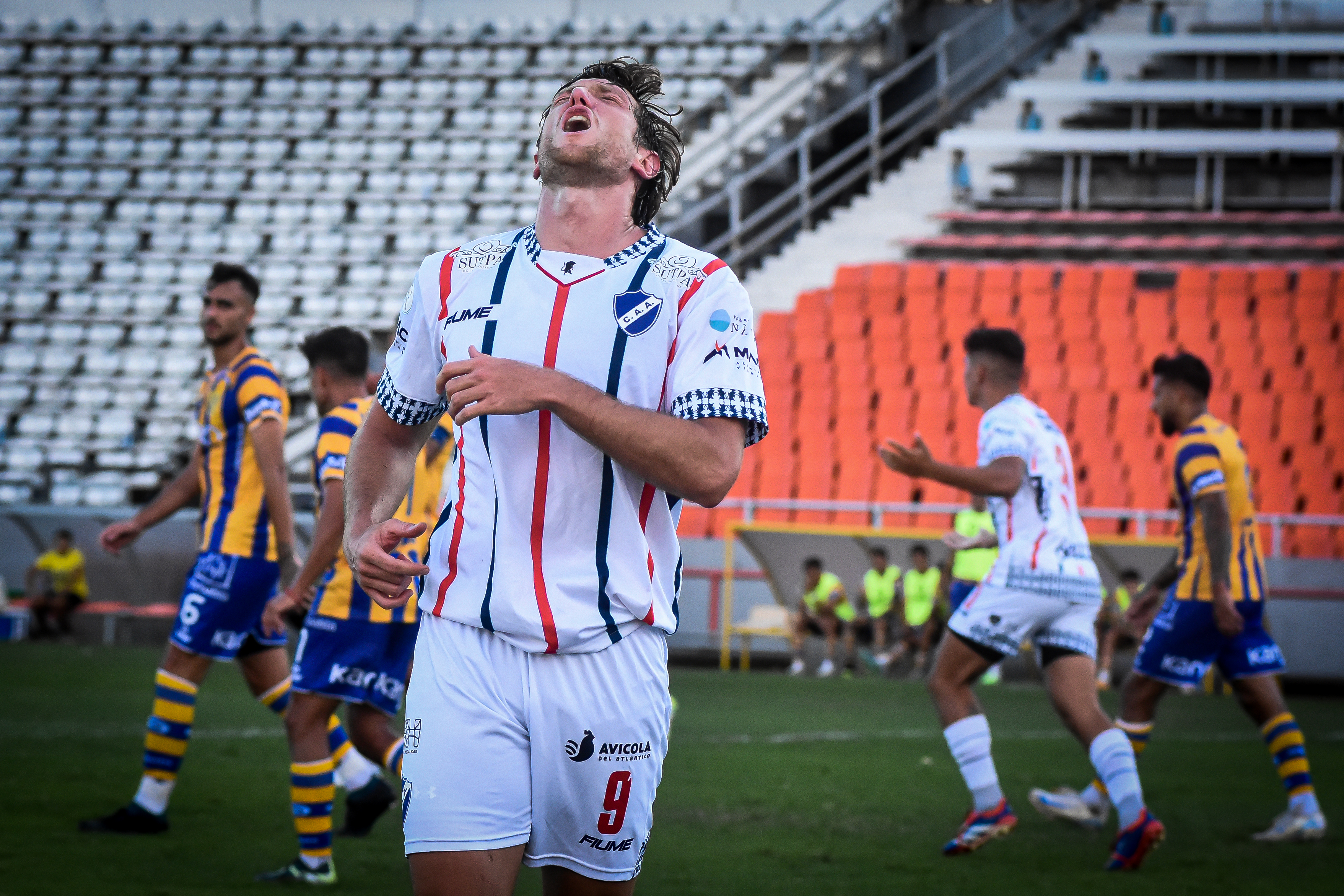 Bolzicco fue titular en los tres partidos iniciales. Matteo duda entre incluirlo otra vez o apostar por Amilivia.