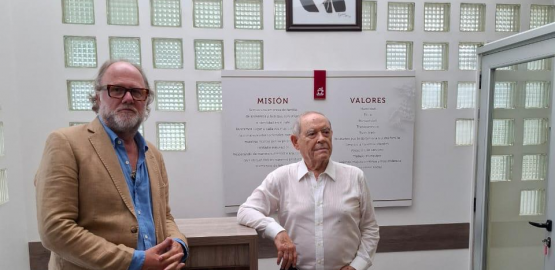 Florencio Aldrey recorrió la planta de Cabrales junto a Germán Cabrales.