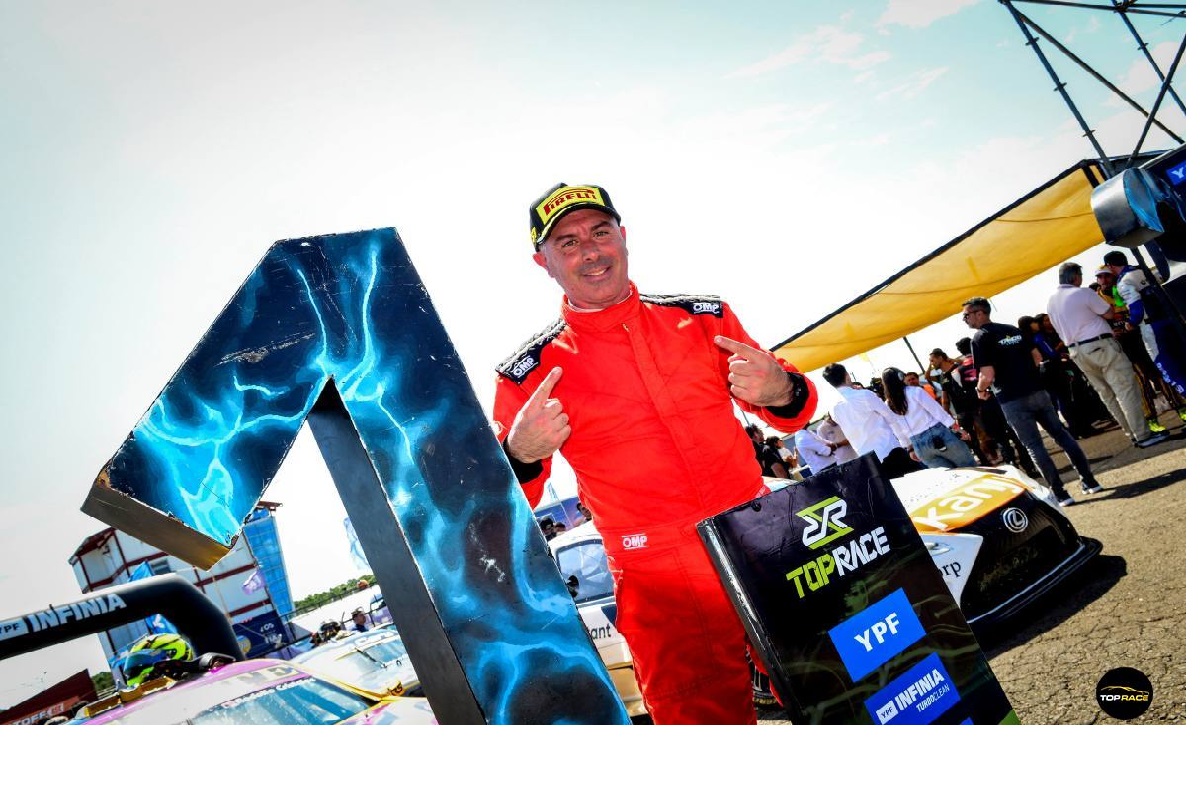 La alegría para Diego Verriello, dominador absoluto en el Top Race Series en Concepción del Uruguay.