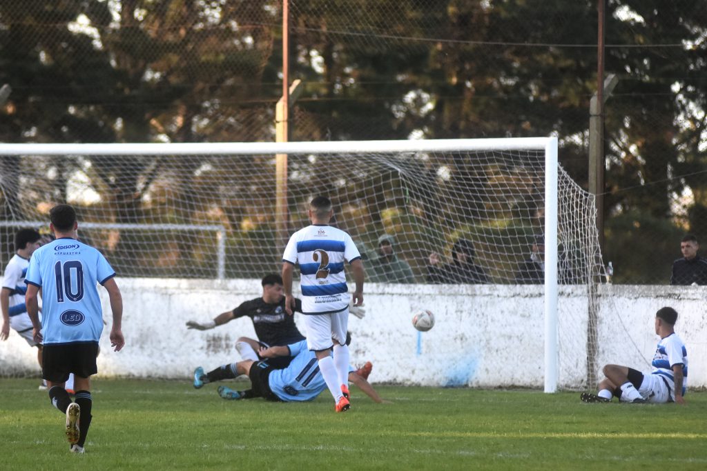 El primer gol de Fernández.