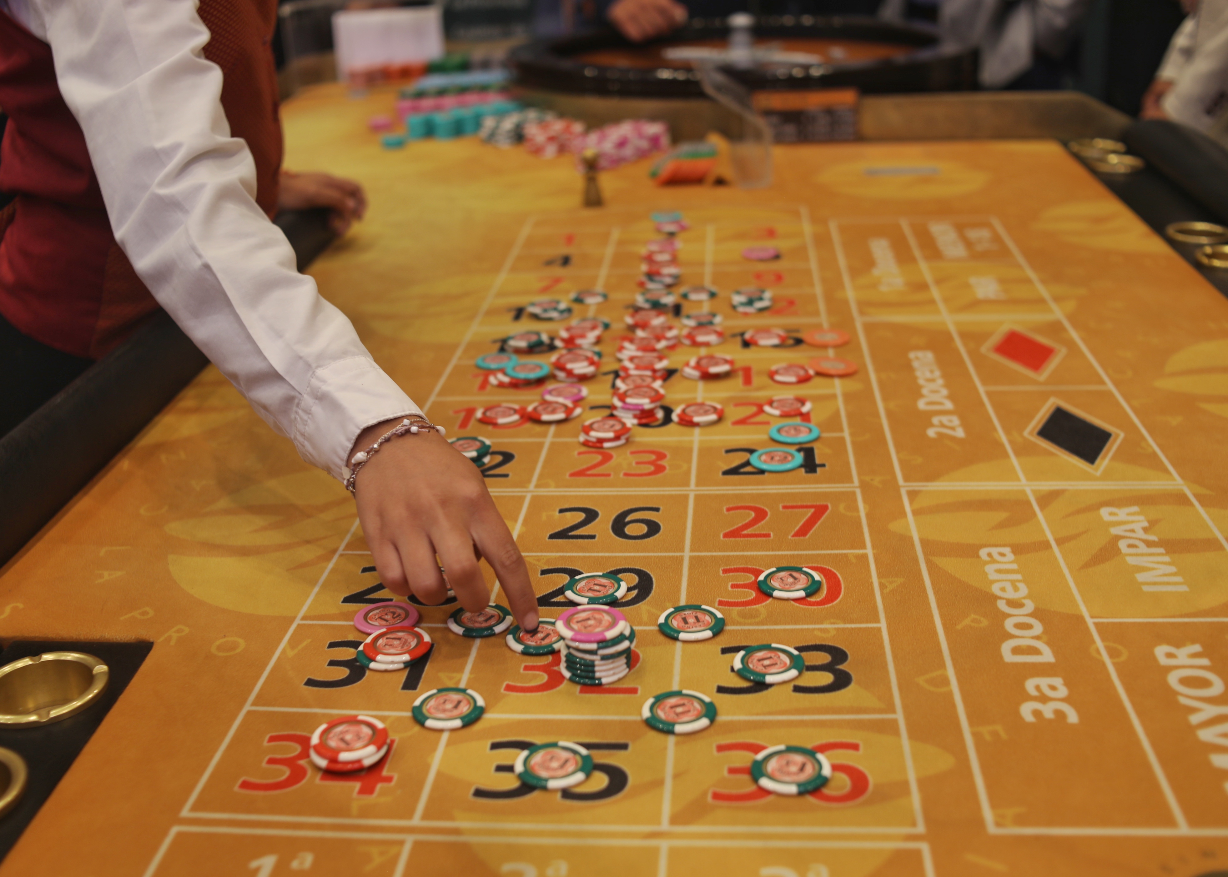 Empleados de Casinos en Argentina se declaran en “Emergencia Salarial”