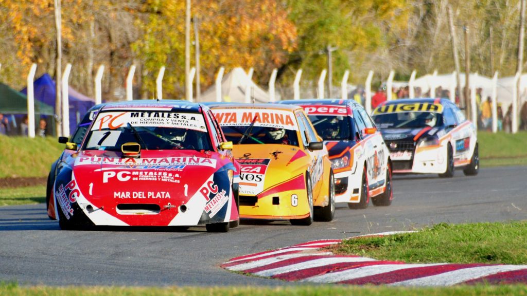 El campeón Franco Popovich se adjudicó una de las dos finales del TC2000 del Atlántico.