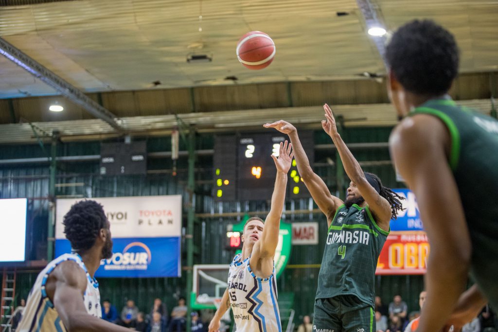 Los tiros de Whitfield fueron muy importantes para Gimnasia.