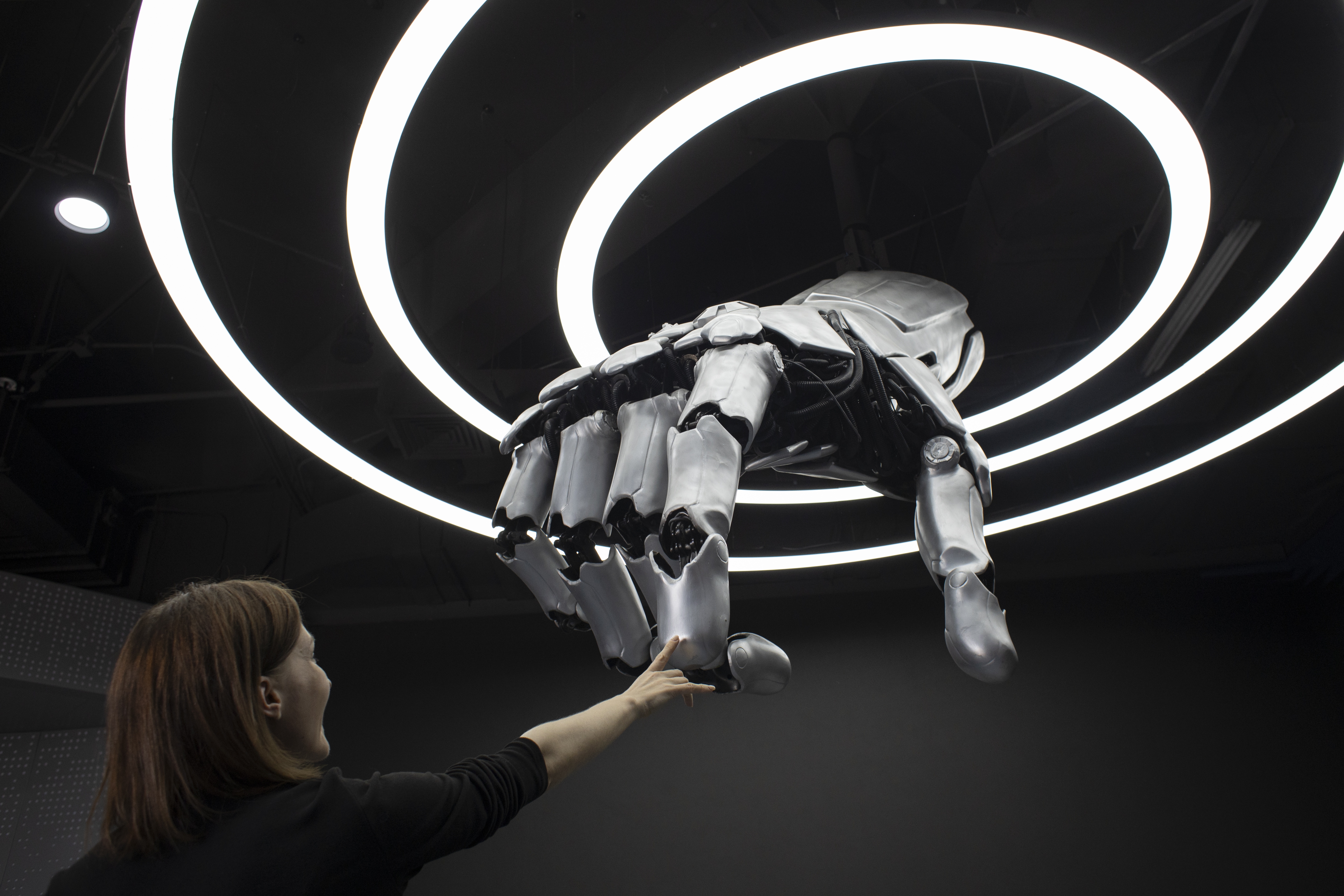 Beijing gets ready for human and robots half marathon