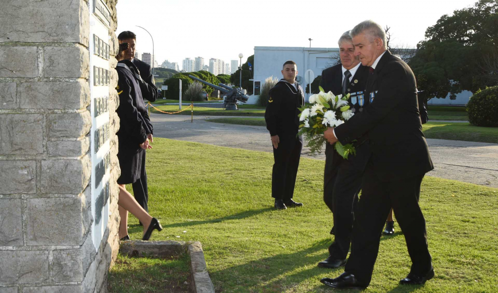 La primera ceremonia se realizó en la Plaza de Armas “Submarino ARA Santa Fe” de la Base Naval Mar del Plata.