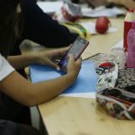 Empiezan a aplicar las pautas del uso de celulares en escuelas municipales