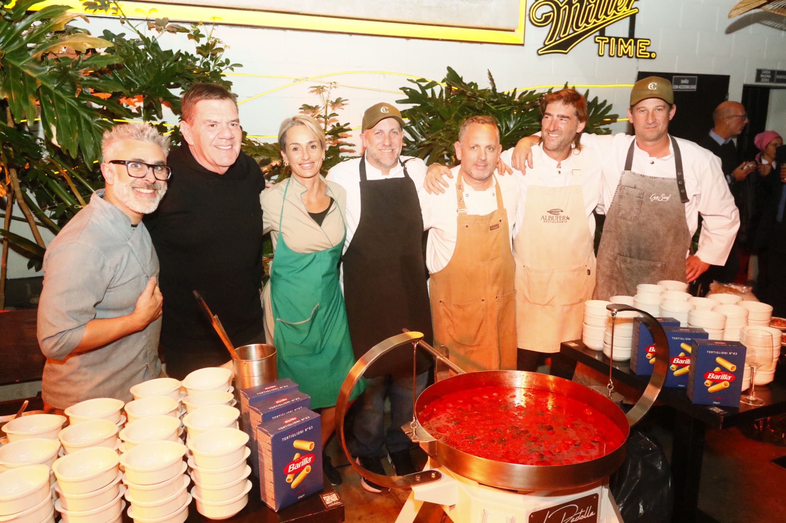 Guillermo Montenegro, junto a los destacados chef de la ciudad.