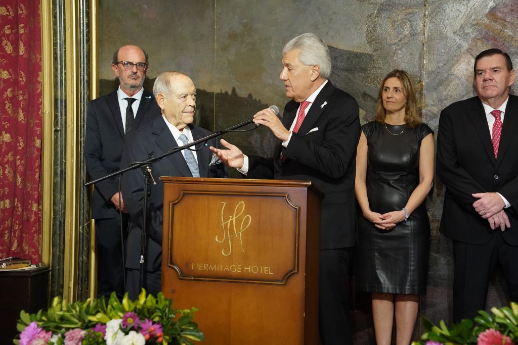El presidente del Parque Industrial, Luis Terry, destacó la importancia de Aldrey y del diario LA CAPITAL.
