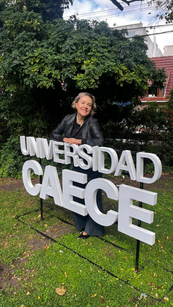 Marcela Luján, vicerrectora de la Universidad Caece.