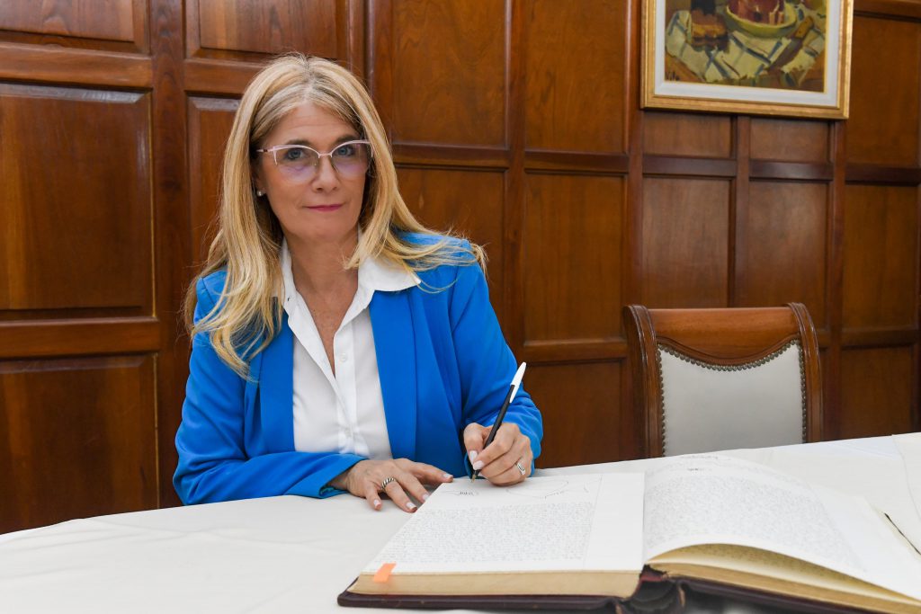 Verónica Magario le dio impulso al proyecto de reelección indefinida para intendentes