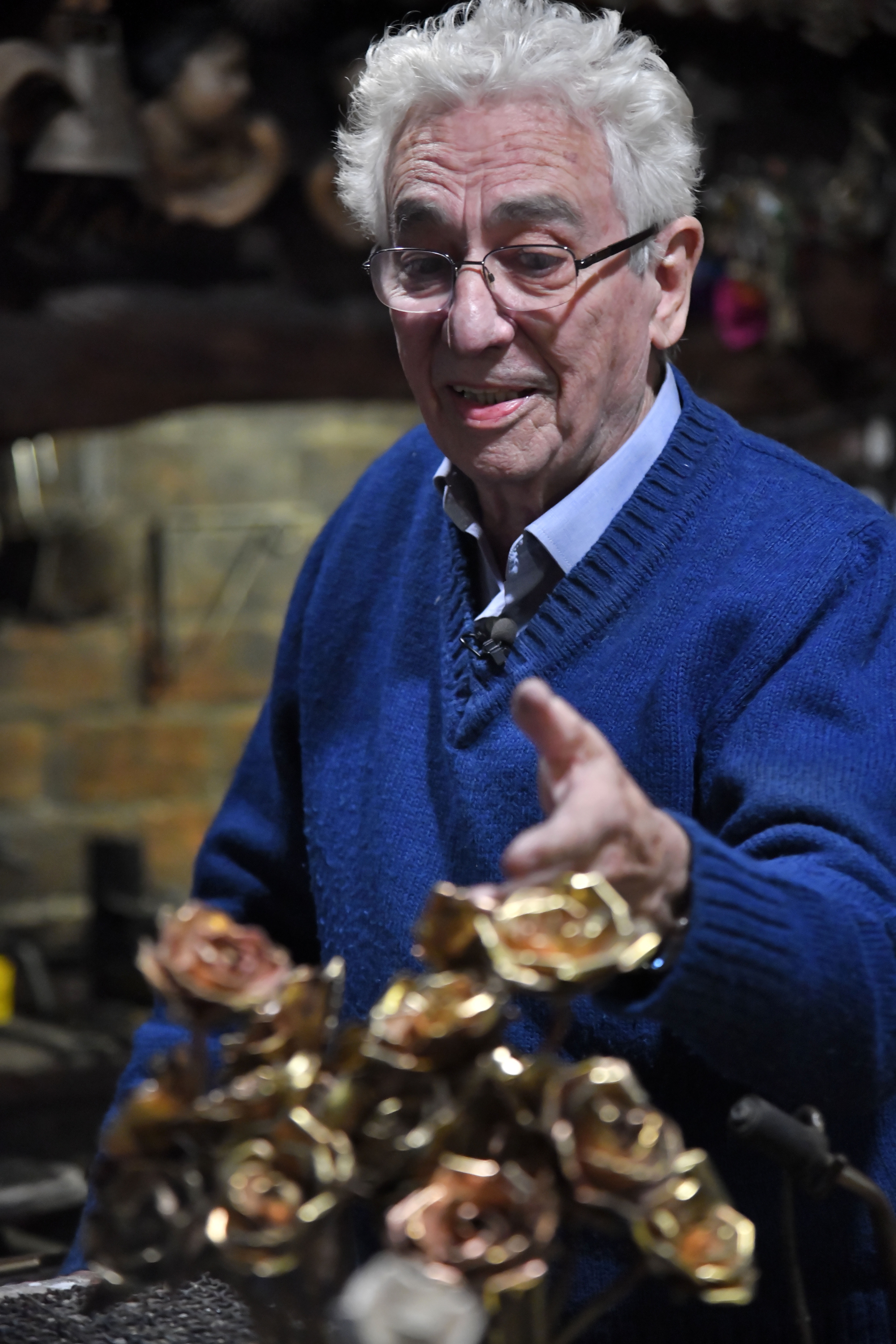 El orfebre Pallarols crea en Argentina un cáliz de la paz, hecho con balas, para León XIV