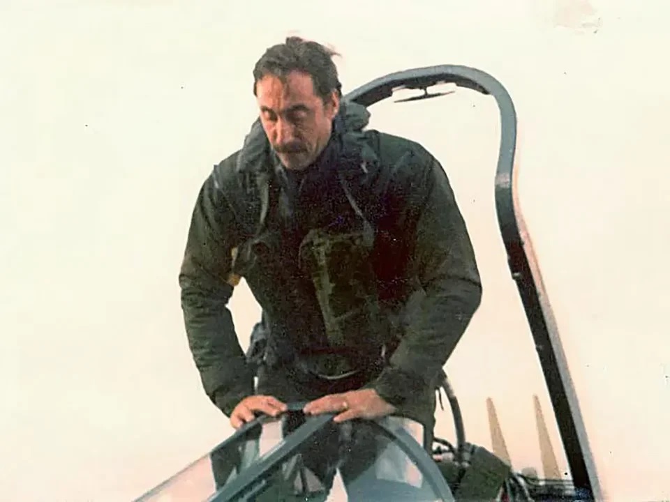 El héroe de guerra Augusto Bedacarratz disparó el Exocet que hundió al HMS Sheffield. Foto: Armada Argentina.