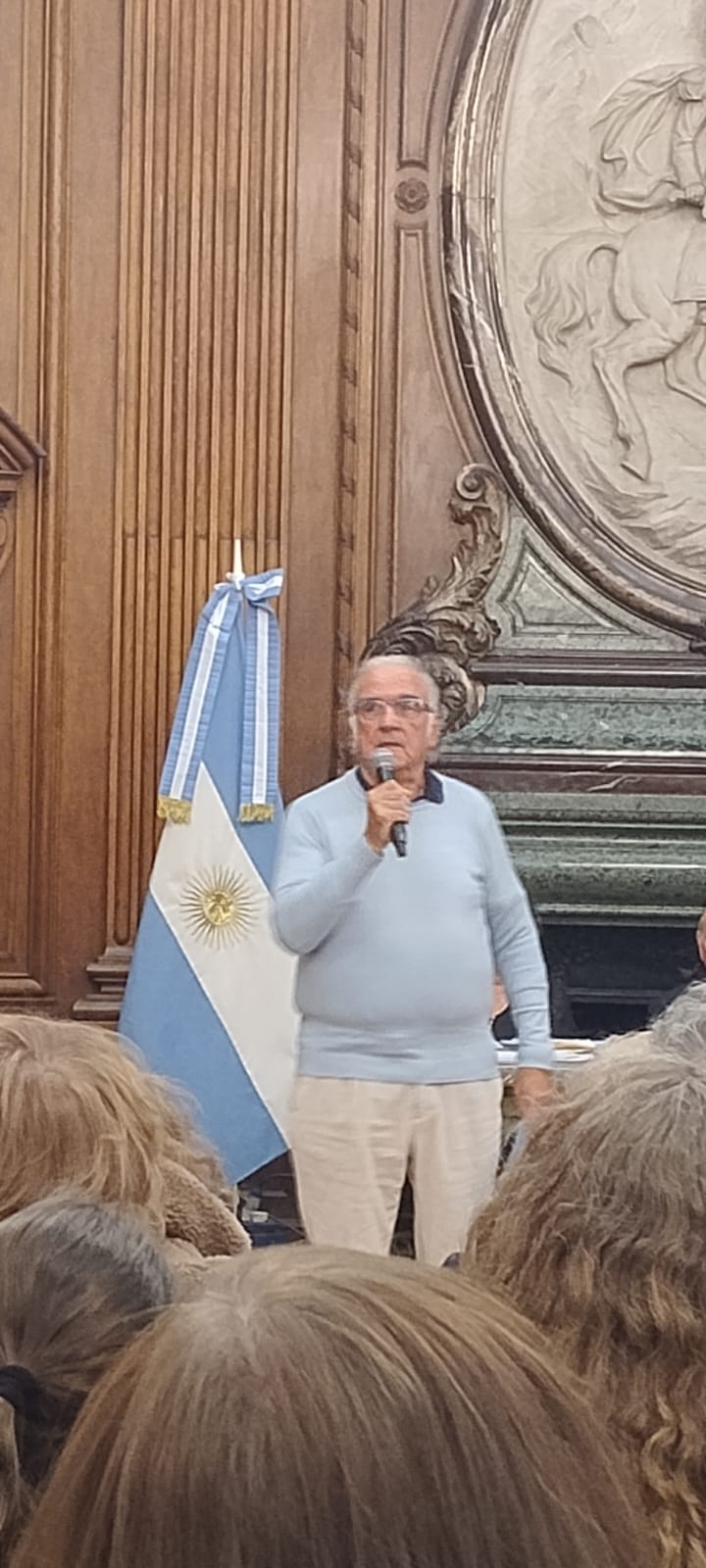 Jordi Mora, recibiendo el premio. 