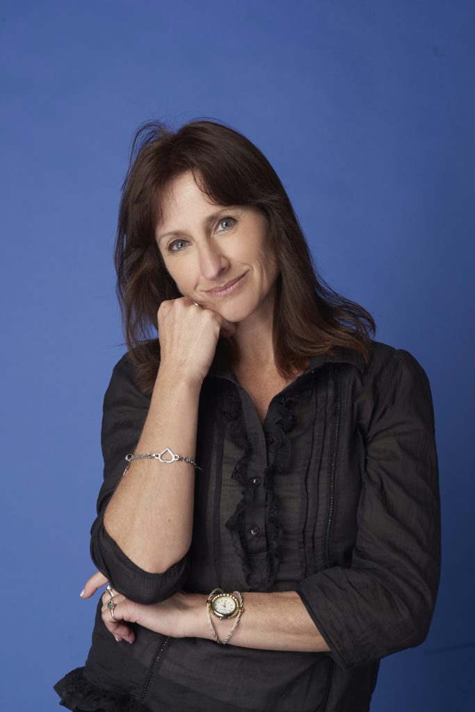 Recibió numerosos reconocimientos, como Recibió los premios Alfonsina (2018), Universum Donna 2da Edición (2019), Lobo de Mar al Deporte y la Cultura (2019) y una Primera Mención por su cuento "La bicicleta roja" (2020). En octubre de 2022 fue declarada "Vecina Destacada" por la Municipalidad de General Pueyrredón por su aporte a la cultura. Foto: Alejandra López. 