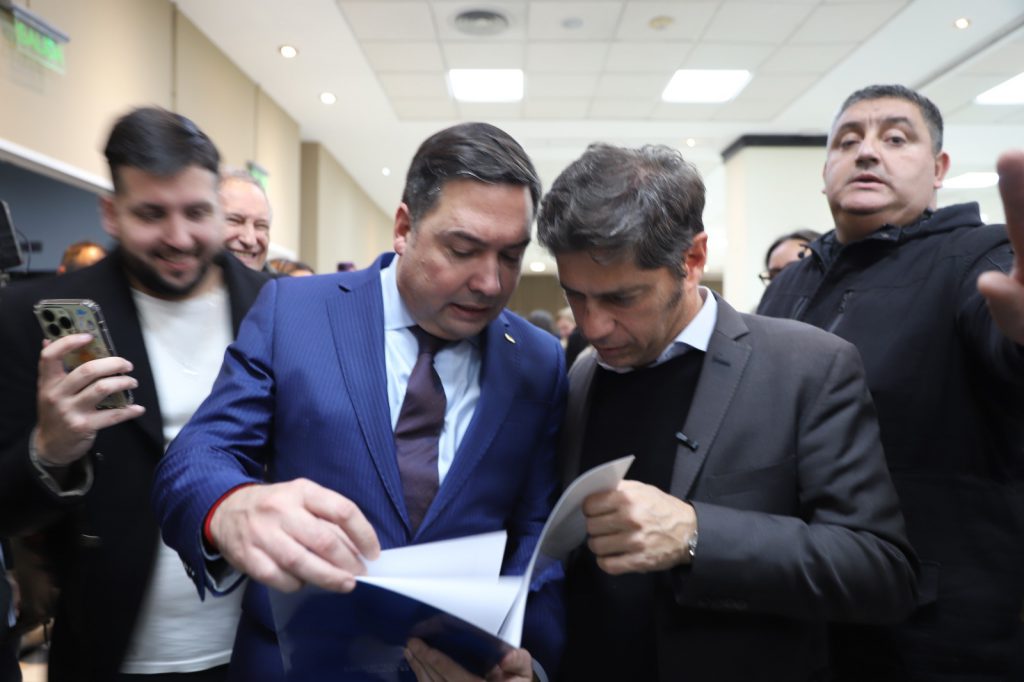 Blas Taladrid, el titular de la UCIP, junto al gobernador Axel Kicillof.