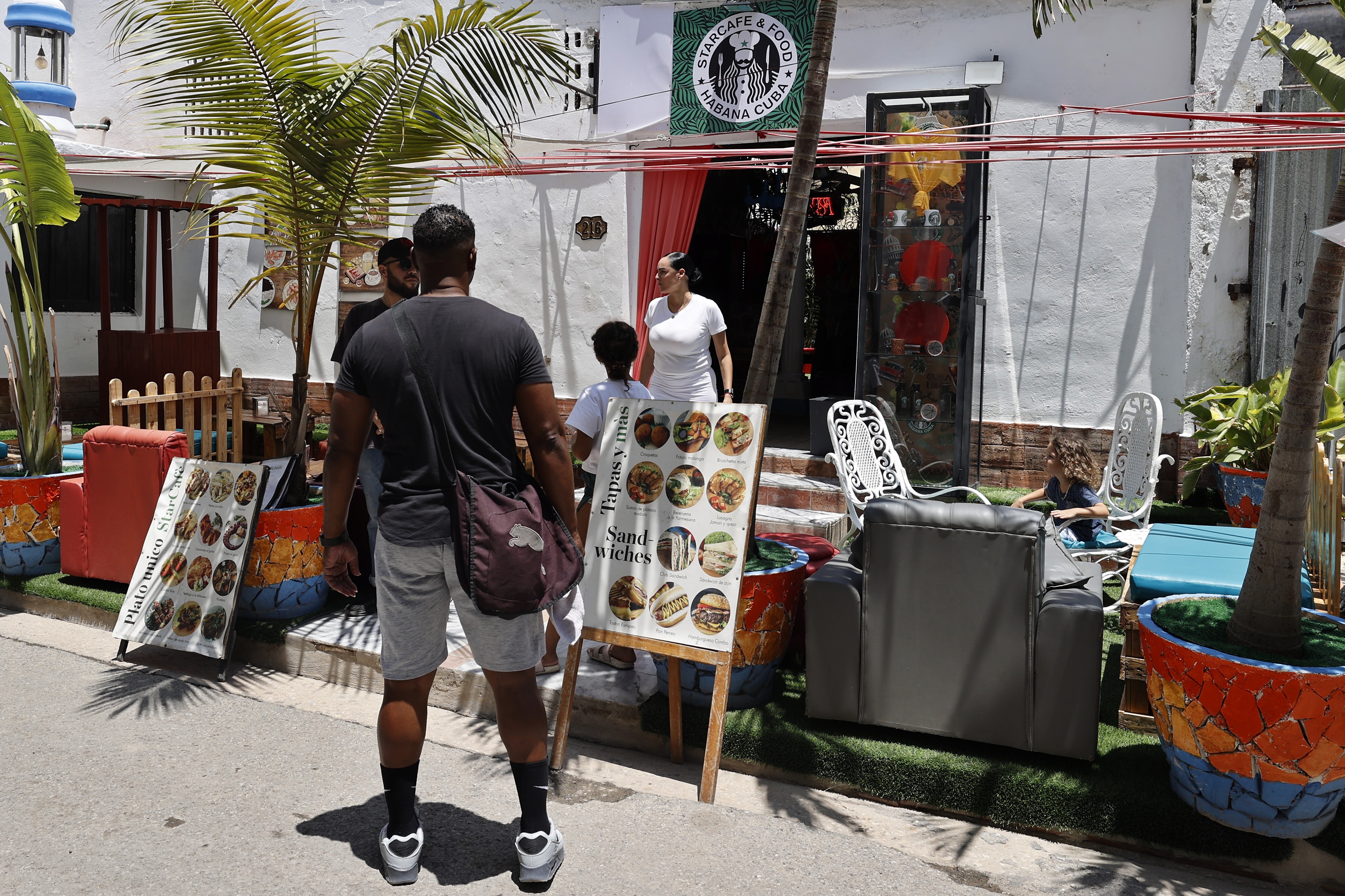 Starbucks, Burger King o KFC: cómo los cubanos adaptan las franquicias estadounidenses