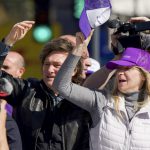 Atacaron con piedras la caravana de Milei en Lomas de Zamora y el presidente tuvo que ser evacuado