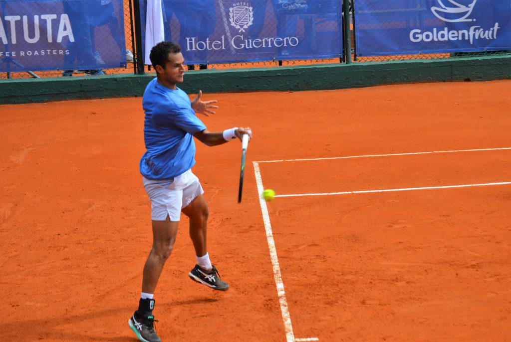 El peruano Juan Pablo Varillas avanza a paso firme en Mar del Plata.
