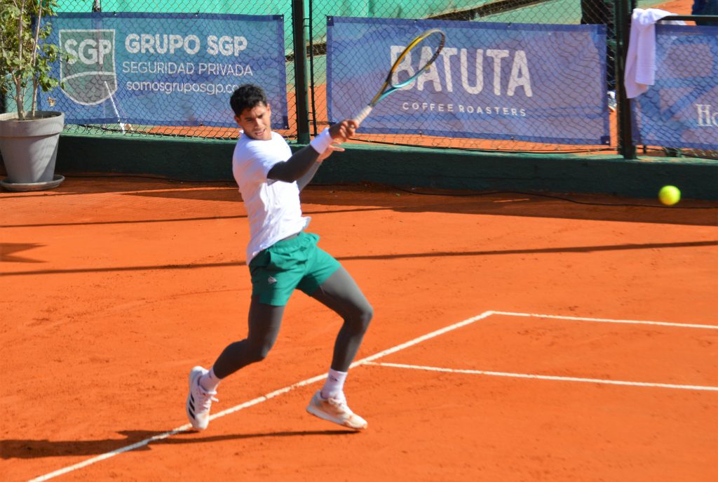 El correntino Lautaro Midon ganó el mejor partido de la jornada ante Guido Justo, en casi dos horas y media.