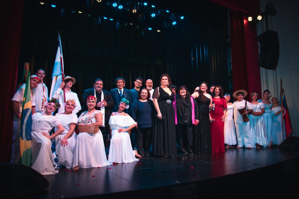 El elenco completo del espectáculo Siento el Sur.