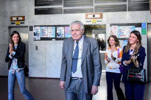 Emotiva despedida del juez Hooft al jubilarse tras casi 60 años de carrera