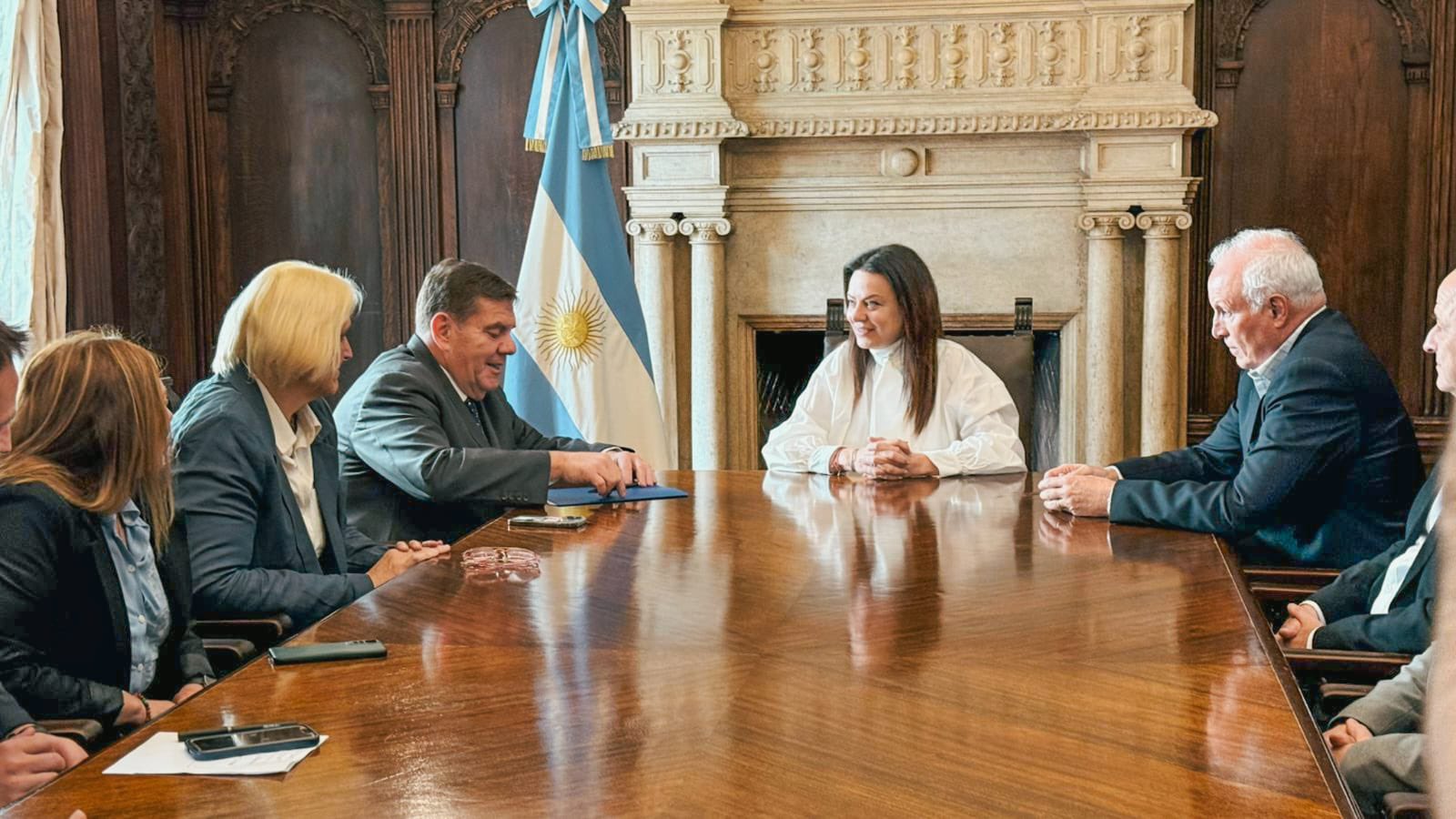 Los reparos de Montenegro y una señal contra Milei en el Concejo