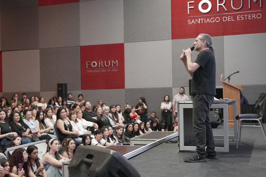 Darío Z. en la 15ª Feria del Libro de Santiago del Estero. 