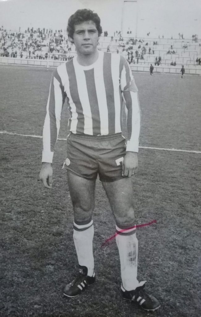 Miguel Angel Russo en uno de sus partidos con Estudiantes en Mar del Plata por el Torneo Nacional.