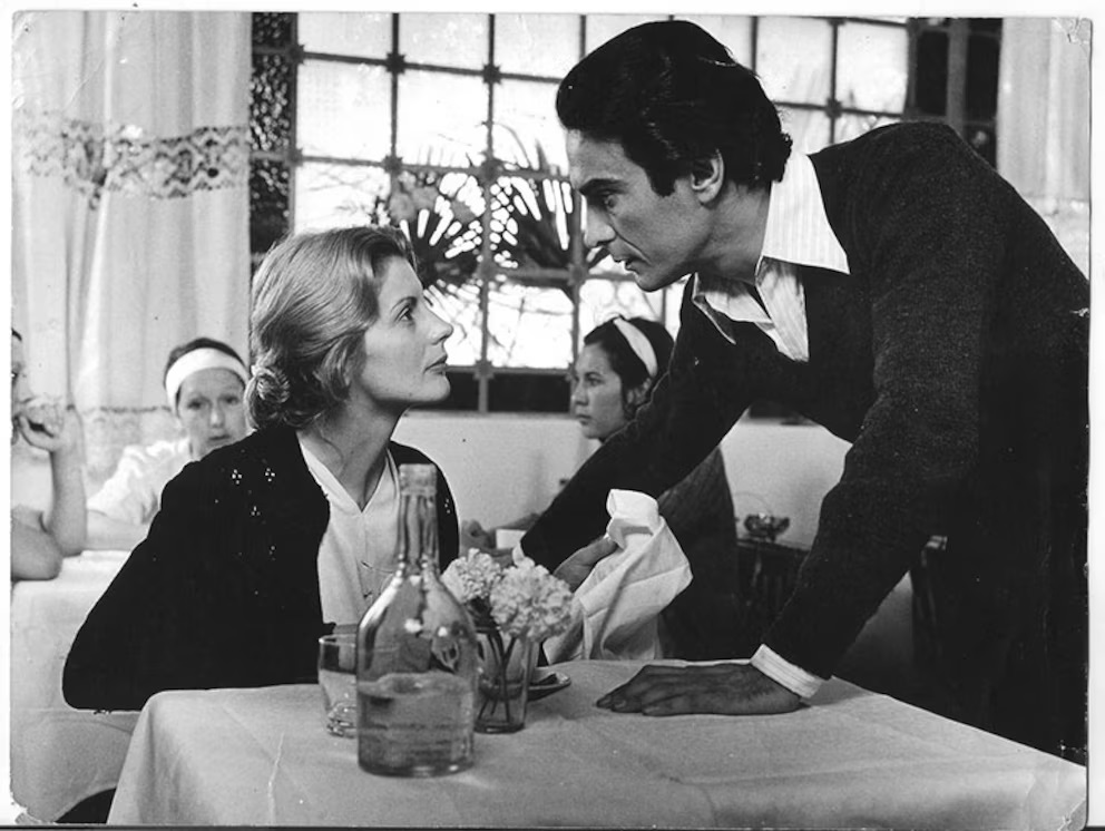 Luisa Córica en "Boquitas pintadas" junto a Alfredo Alcón.