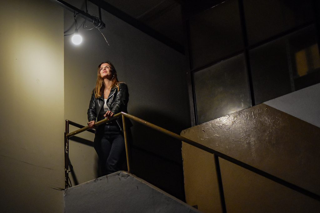 “Ese olor a tinta me lleva a un lugar de felicidad, a una época en que los medios pensaban de otra manera”, recuerda Mercedes Funes sus tiempos de periodista durante su visita a las rotativas de LA CAPITAL.