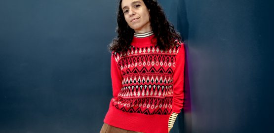 Describió a su música como "mantras". Las guitarras y las voces llevan por paisajes y atraviesan el cuerpo.