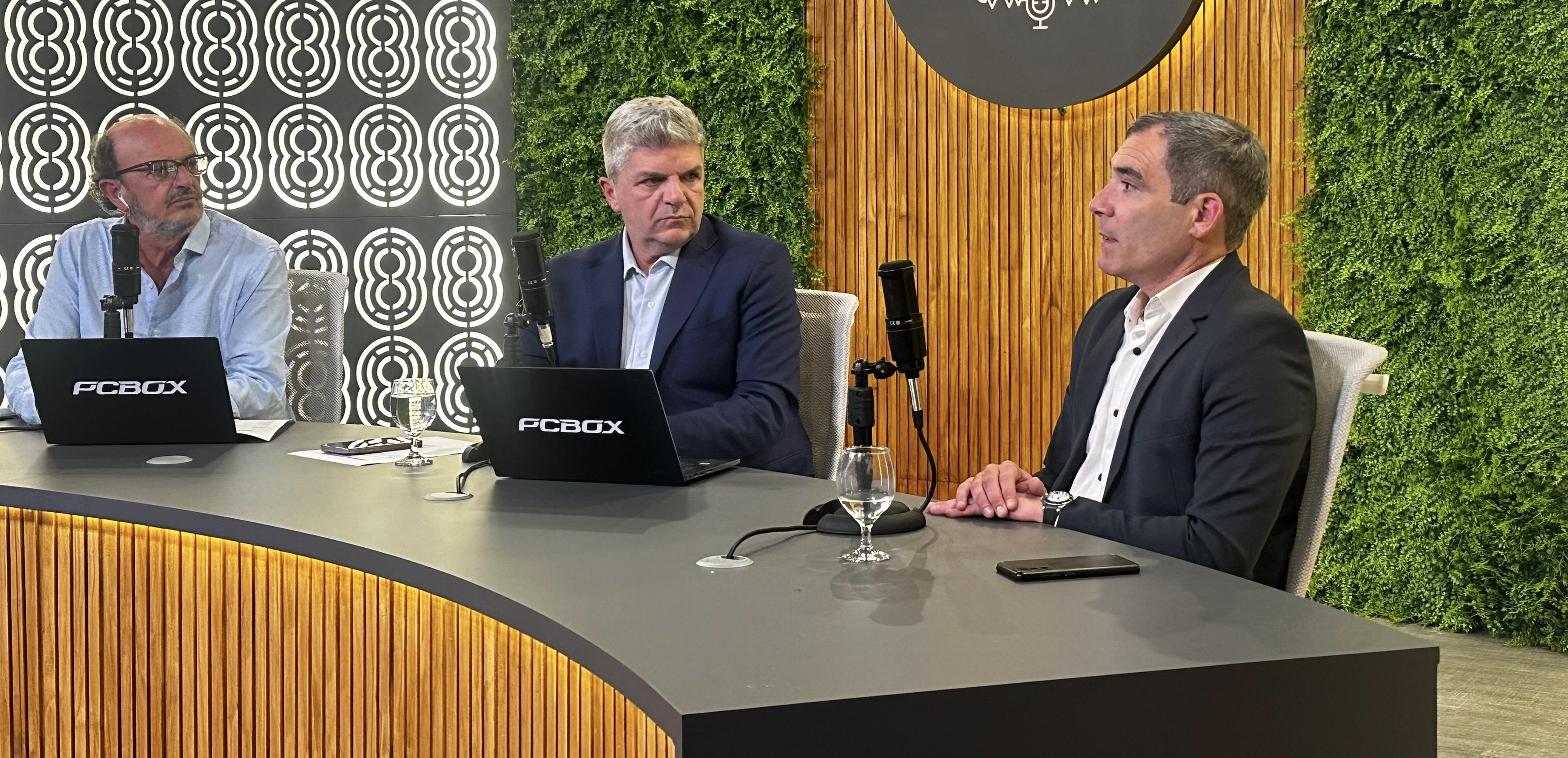 Neme en diálogo con Marcelo Pasetti (LA CAPITAL) y Daniel Alvarez (Canal 8). 