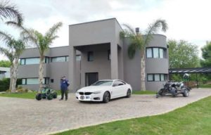 Casinos ilegales: dos detenidos, millonario secuestro de dinero y varios autos incautados