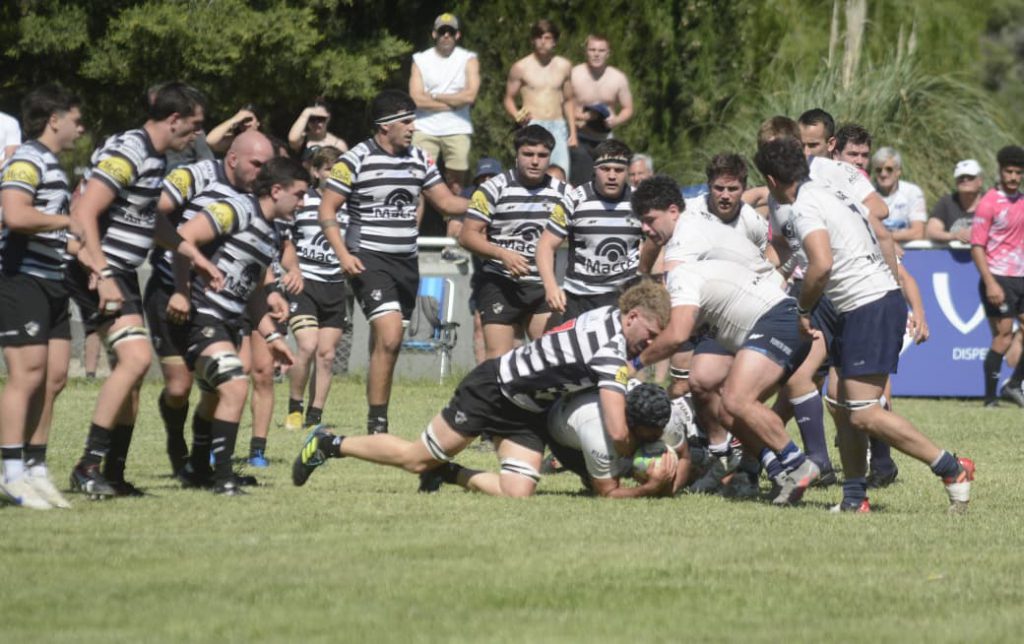 Foto: www.lanueva.com Sporting jugó un gran segundo tiempo y se quedó con el triunfo en la última jugada del partido.