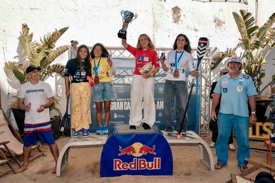 El podio femenino en Las Palmas de Gran Canaria, con la argentina en el escalón más alto.