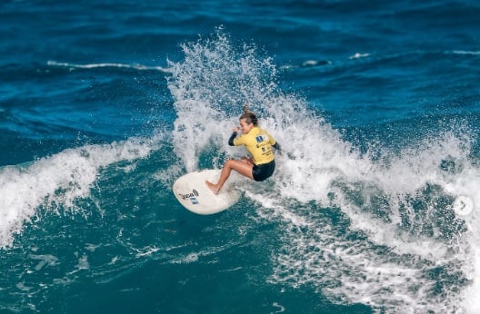 @si_crowther Luchy Cosoleto en acción en la batería final. Logró el título gracias al puntaje de su última ola.