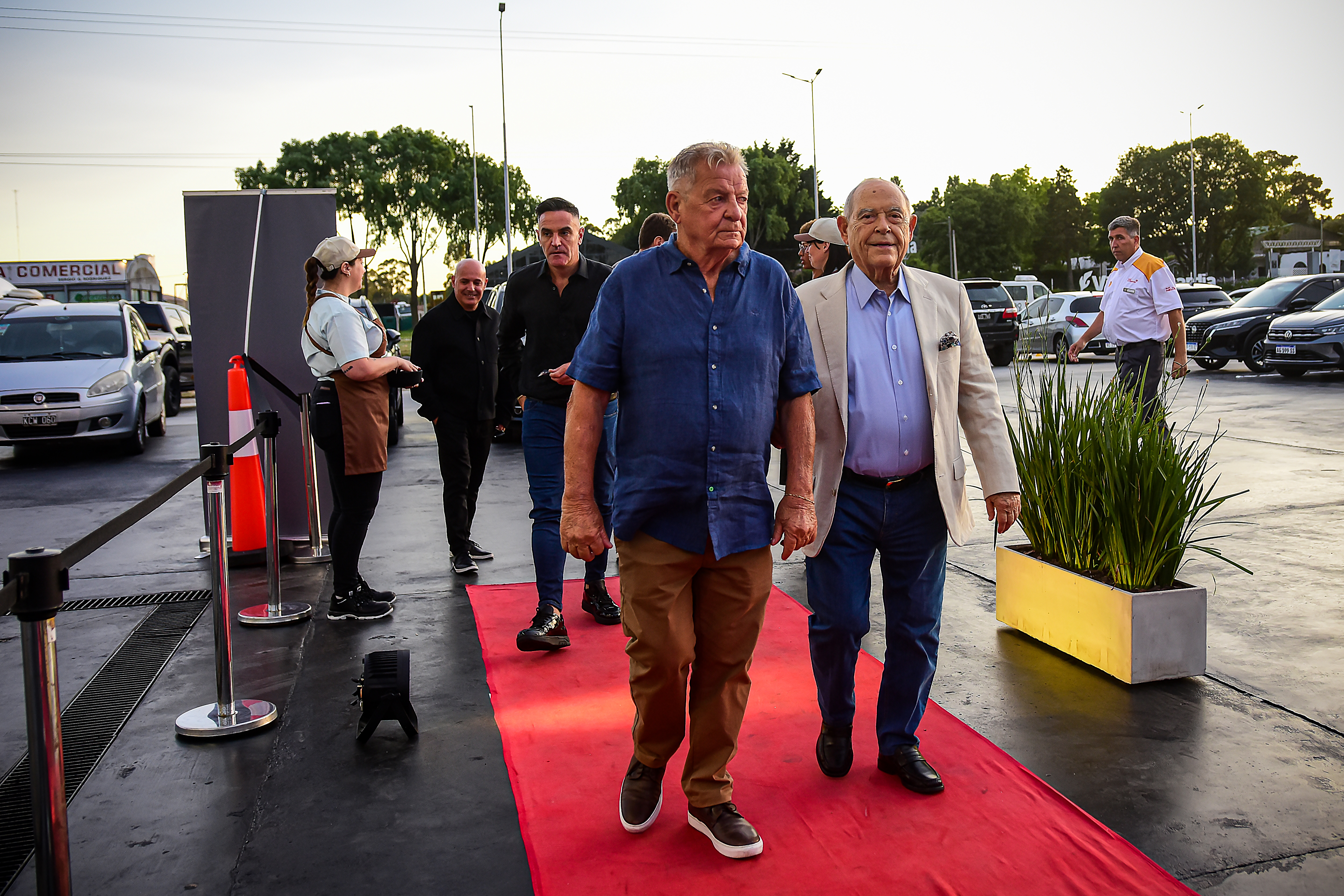 El empresario a cargo del proyecto Rubén Fernández, junto a Florencio Aldrey.