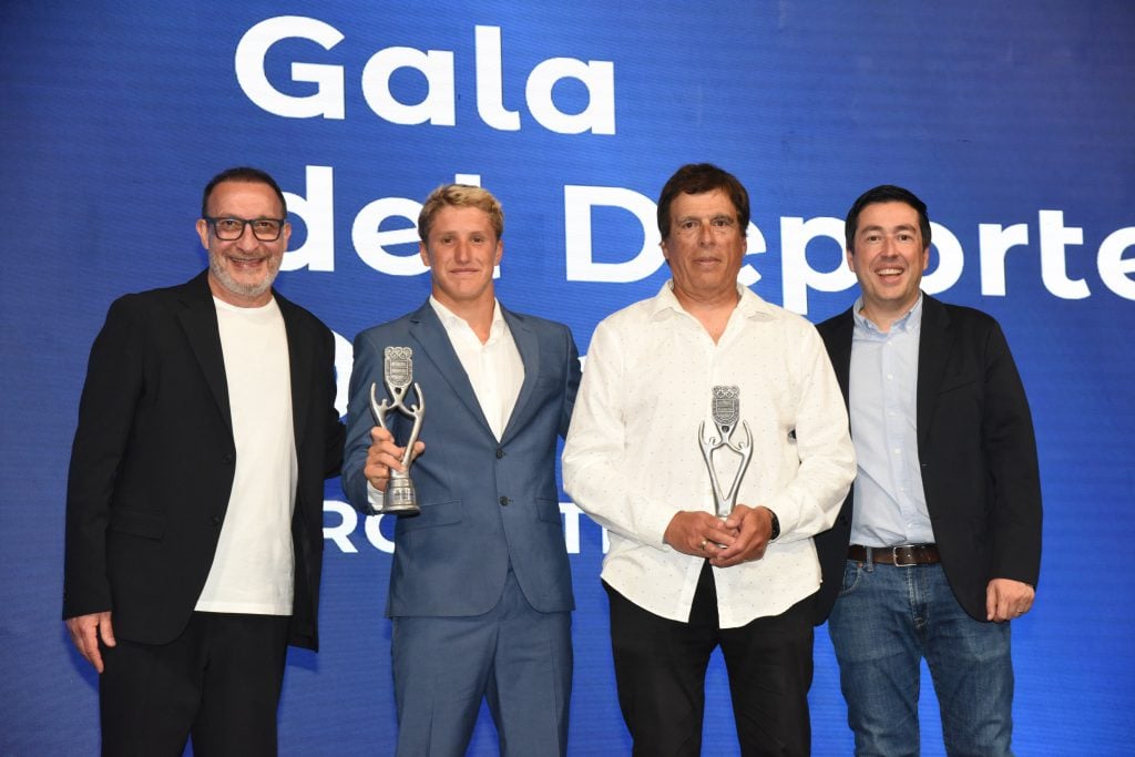 Foto: www.coarg.org.ar Thiago Passeri y Freddy Tórtora, quien recibió el premio de la paranaense Juliette Duhaime.