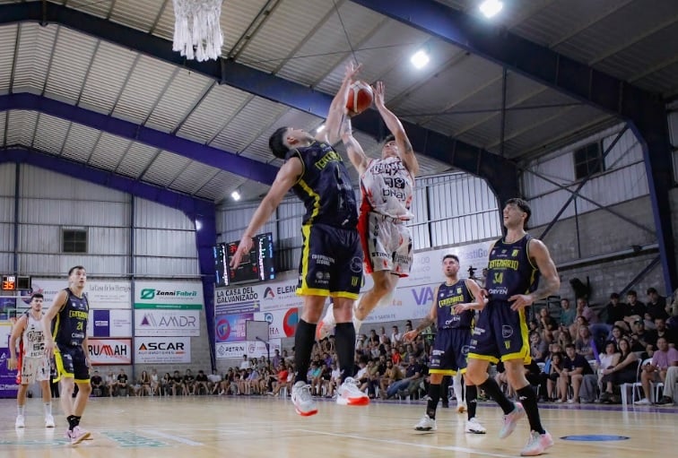 Quilmes sufre una goleada ante Centenario en la Liga Argentina de Básquet