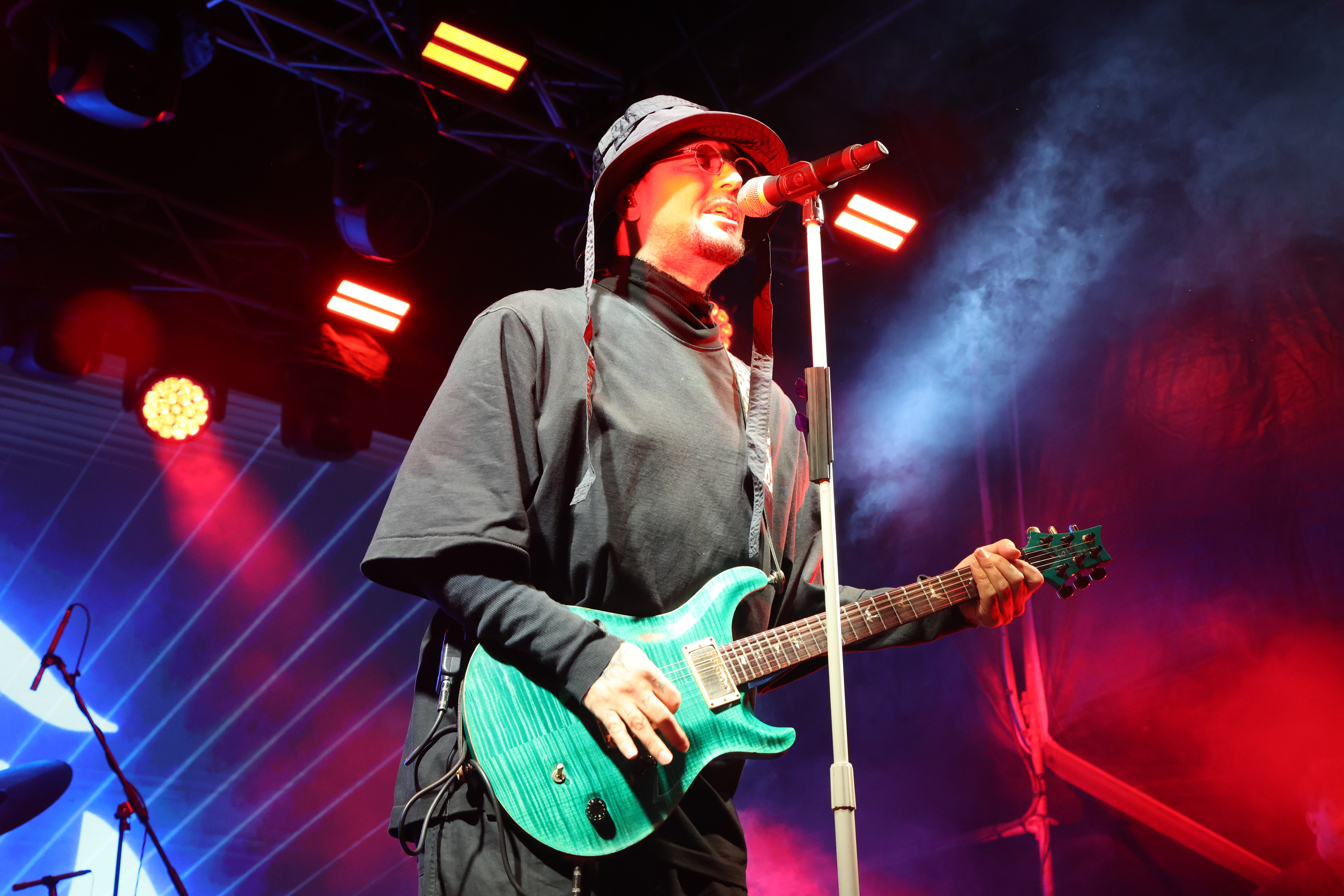 Dante Spinetta brindó un show memorable que dejó inaugurado el espacio.