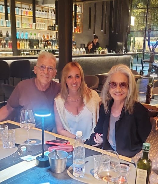 Gerardo Romano y Ana María Picchio comiendo en otro restaurante de la ciudad.