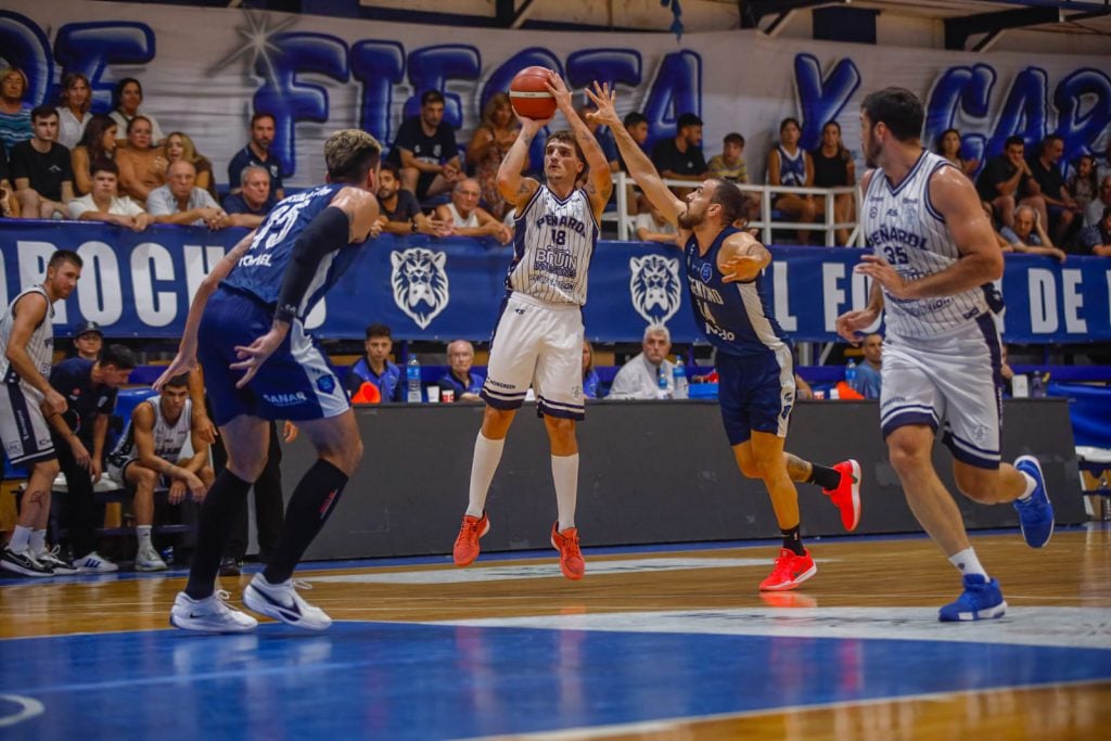 Pérez Tapia, tan irregular como el mismo Peñarol.  Foto Prensa Argentino