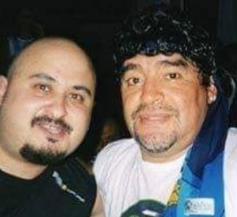 Leandro junto al gran Diego Maradona.