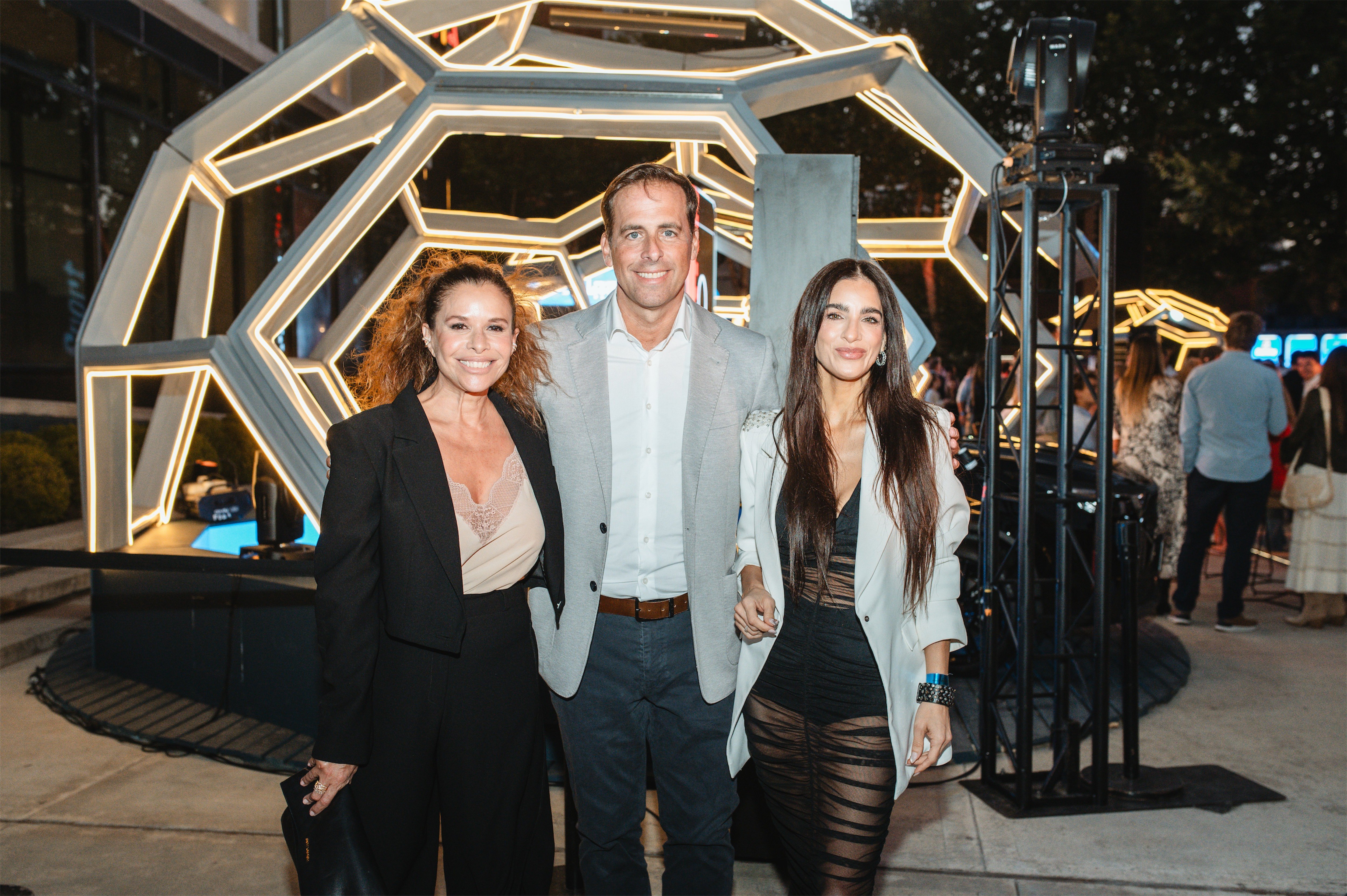 Julieta Ortega, Martín Zuppi y Gabriela Sari.