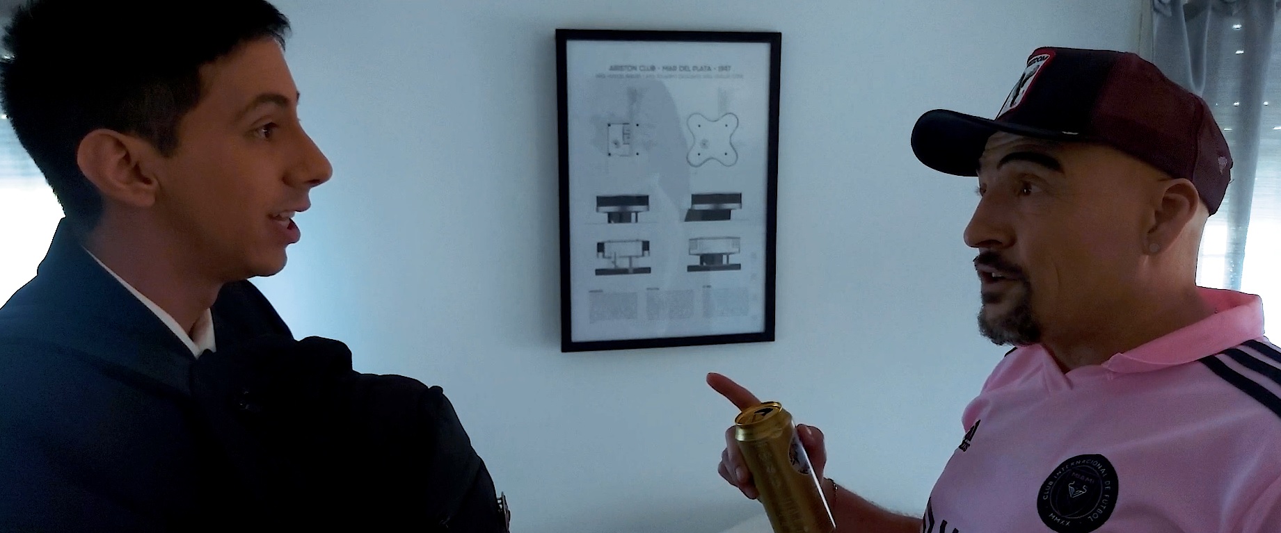 Los actores Flaco Basirico y Diego García Lorente en una escena del filme.