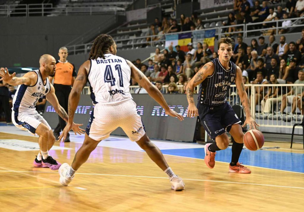 Agustín Pérez Tapia fue el único que más o menos pudo respaldar a Thornton.