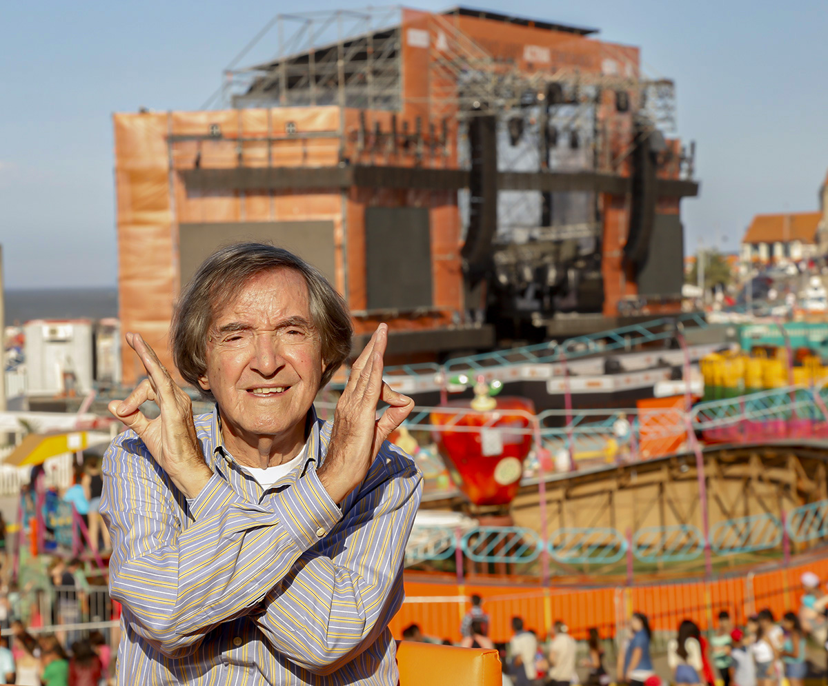 Carlitos Balá, infaltable personaje de las temporadas marplatenses. Su "¿Qué gusto tiene la sal?" nació aquí.