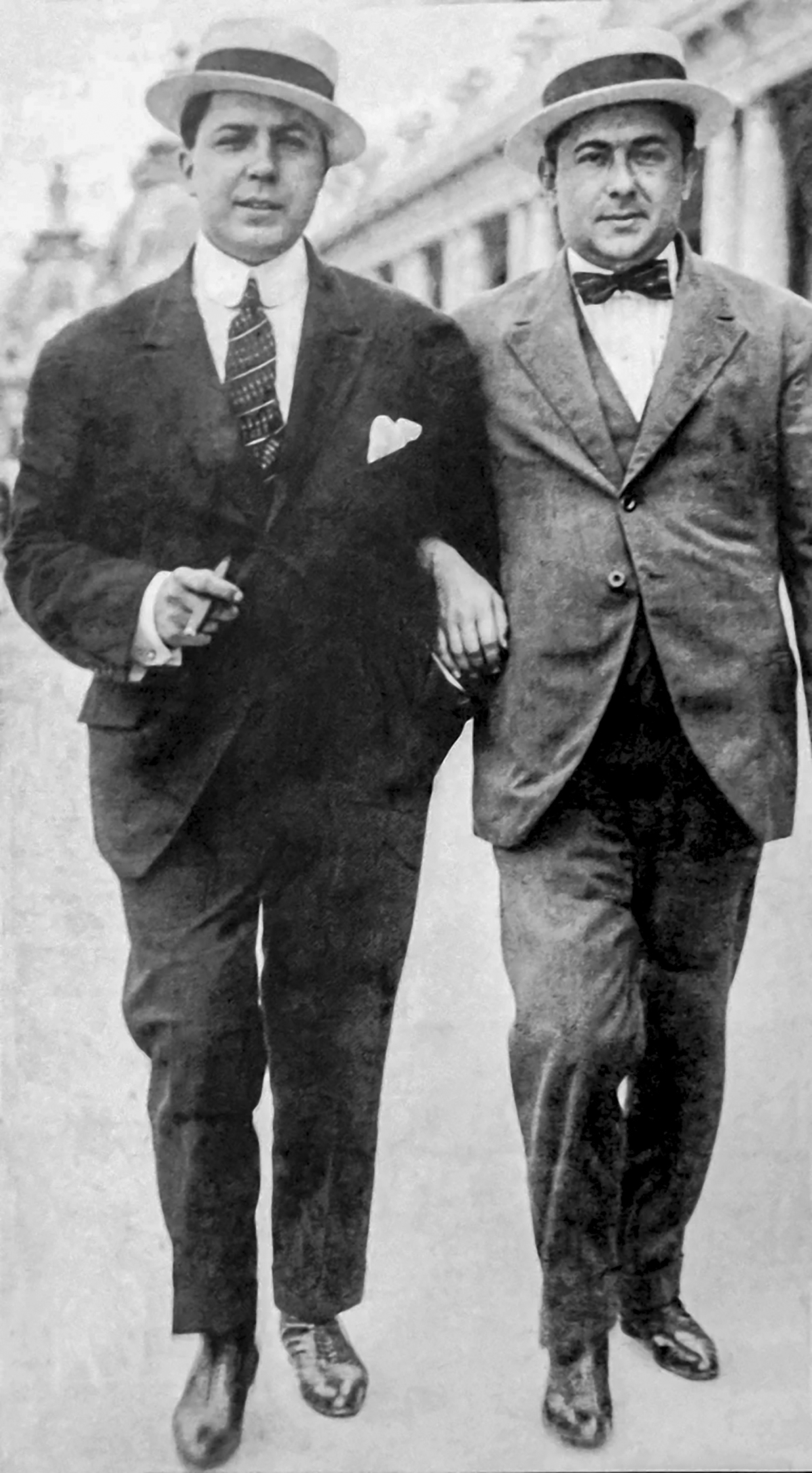Gardel y Razano en la Rambla Bristol en 1916.