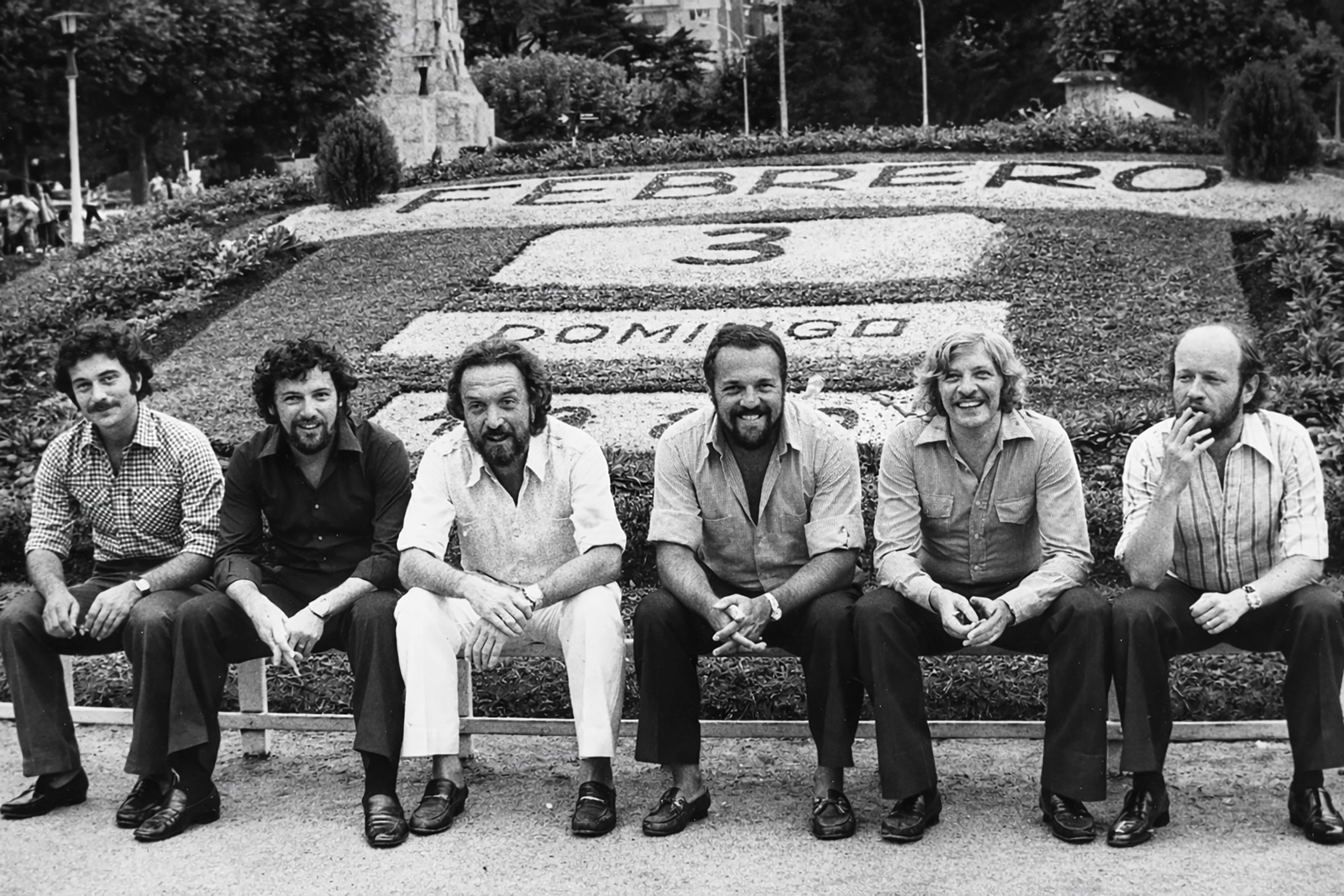 Les Luthiers en el calendario floral de la Peatonal San Martín en la década del '80.