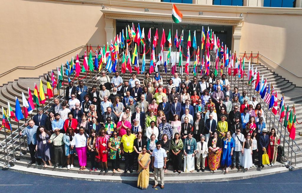 Celina Alonso, en la Feria de la India, representando a Argentina. 